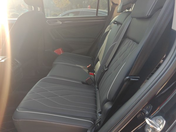 Volkswagen Tiguan L 2024, 19100 км, за 17640 USD - фото 18