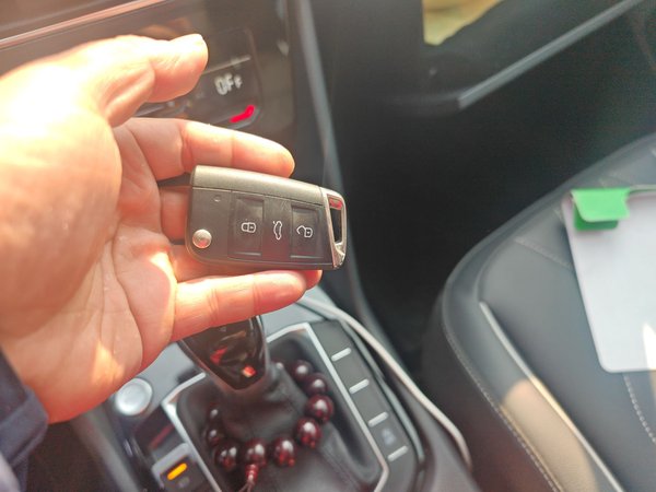 Volkswagen Tiguan L 2024, 19100 км, за 17640 USD - фото 9