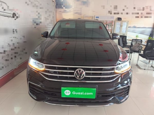 Volkswagen Tiguan L 2024, 27900 км, за 23586 USD