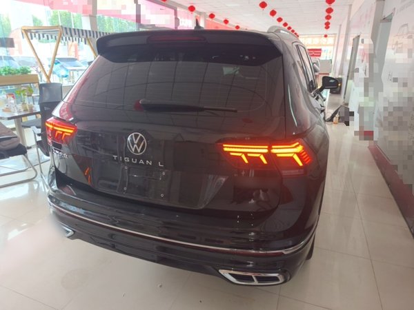 Volkswagen Tiguan L 2024, 27900 км, за 23586 USD