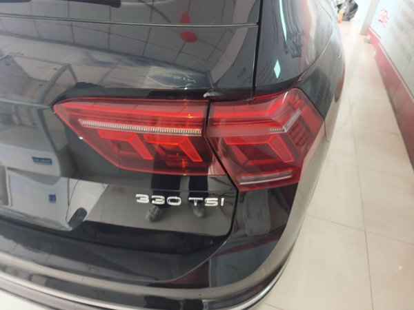 Volkswagen Tiguan L 2024, 27900 км, за 23586 USD - фото 7