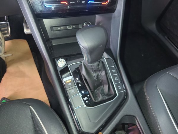 Volkswagen Tiguan L 2024, 27900 км, за 23586 USD - фото 17
