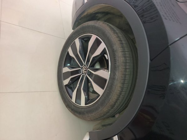 Volkswagen Tiguan L 2024, 27900 км, за 23586 USD - фото 10