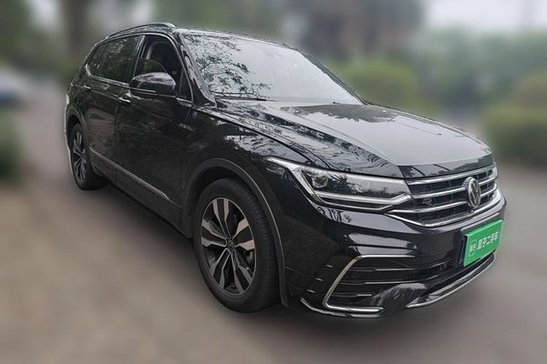 Volkswagen Tiguan L 2024, 38600 км, за 19710 USD