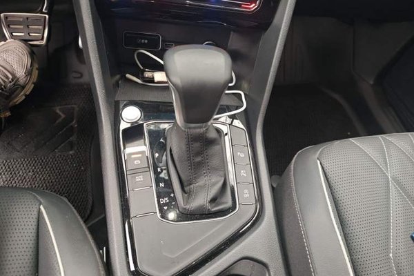 Volkswagen Tiguan L 2024, 38600 км, за 19710 USD - фото 14