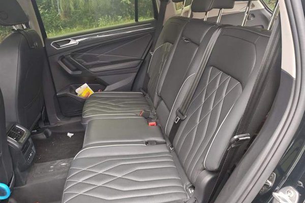 Volkswagen Tiguan L 2024, 38600 км, за 19710 USD - фото 17