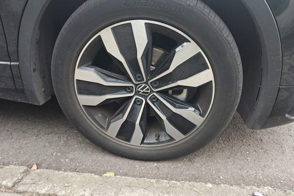Volkswagen Tiguan L 2024, 38600 км, за 19710 USD - фото 8