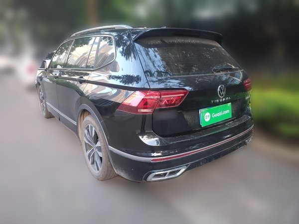 Volkswagen Tiguan L 2024, 52300 км, за 19859 USD