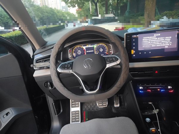 Volkswagen Tiguan L 2024, 52300 км, за 19859 USD - фото 11