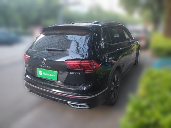 Volkswagen Tiguan L 2024, 52300 км, за 19859 USD - фото 6