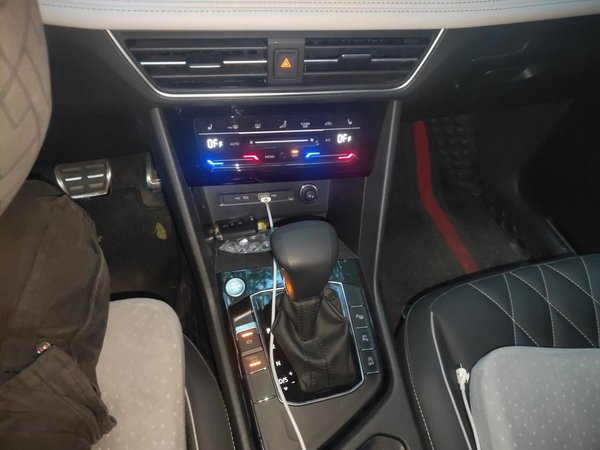 Volkswagen Tiguan L 2024, 52300 км, за 19859 USD - фото 15