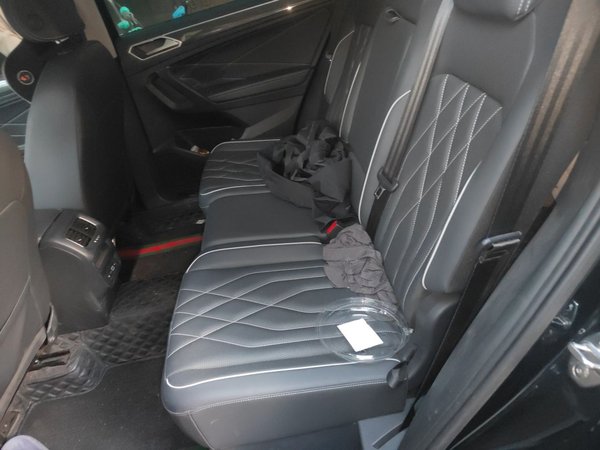 Volkswagen Tiguan L 2024, 52300 км, за 19859 USD - фото 18