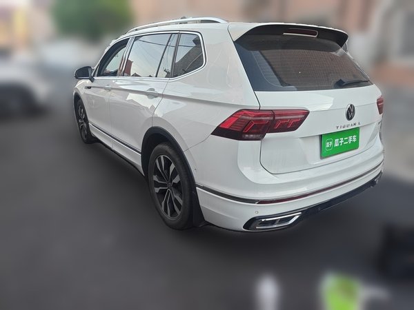 Volkswagen Tiguan L 2024, 54600 км, за 18522 USD