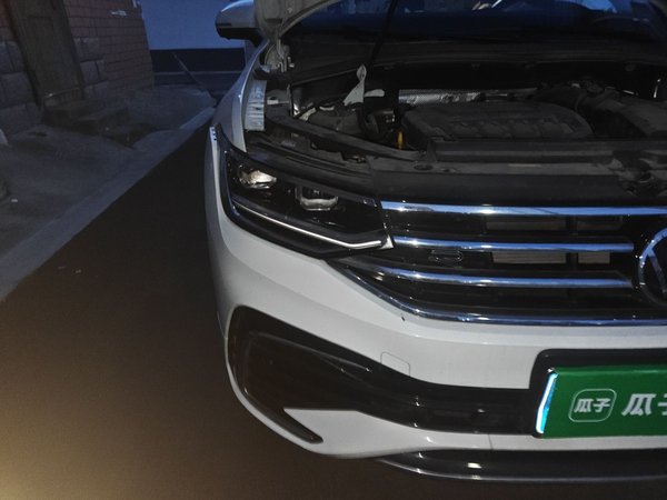 Volkswagen Tiguan L 2024, 54600 км, за 18522 USD - фото 6
