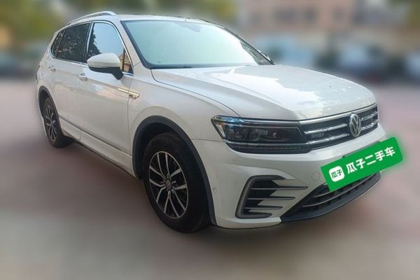 Volkswagen Tiguan L New Energy 2019, 94600 км, за 11723 USD
