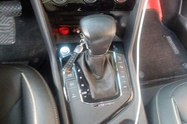 Volkswagen Tiguan L New Energy 2019, 94600 км, за 11723 USD - фото 14