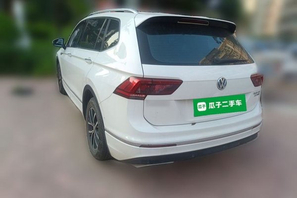 Volkswagen Tiguan L New Energy 2019, 94600 км, за 11723 USD