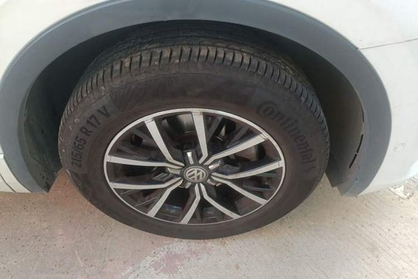 Volkswagen Tiguan L New Energy 2019, 94600 км, за 11723 USD - фото 8