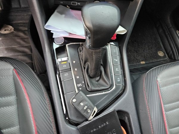 Volkswagen Tiguan X 2021, 133300 км, за 13624 USD - фото 13