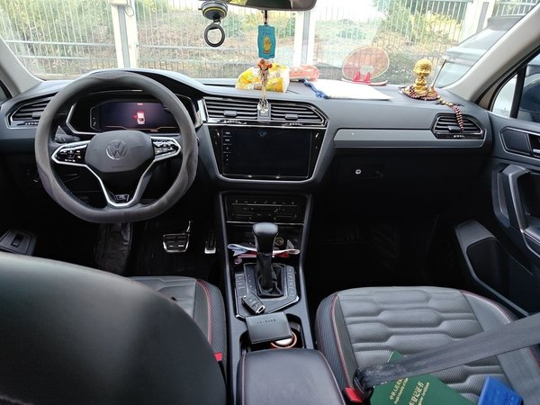 Volkswagen Tiguan X 2021, 133300 км, за 13624 USD - фото 18
