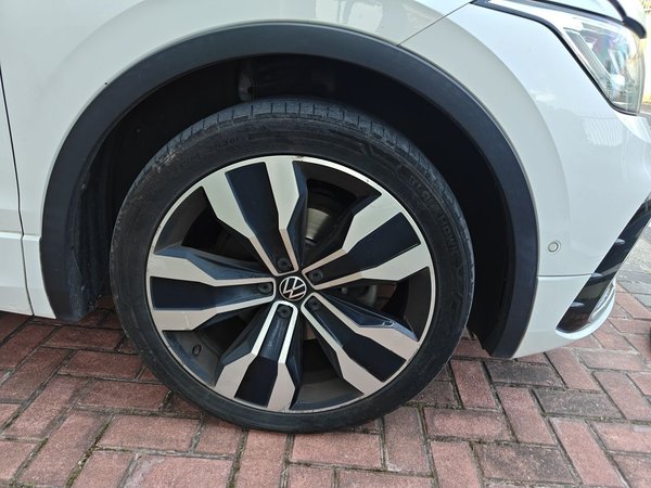 Volkswagen Tiguan X 2021, 133300 км, за 13624 USD - фото 8