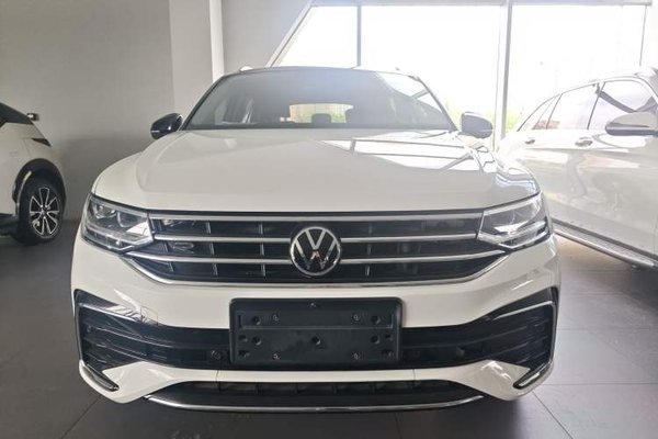 Volkswagen Tiguan X 2022, 35300 км, за 19685 USD