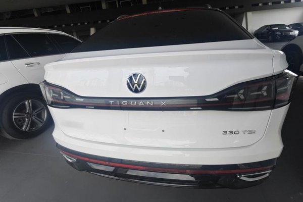 Volkswagen Tiguan X 2022, 35300 км, за 19685 USD - фото 6