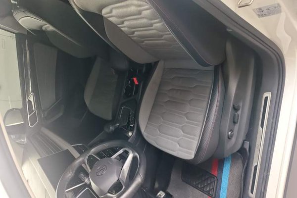 Volkswagen Tiguan X 2022, 35300 км, за 19685 USD - фото 9
