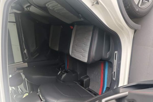 Volkswagen Tiguan X 2022, 35300 км, за 19685 USD - фото 11
