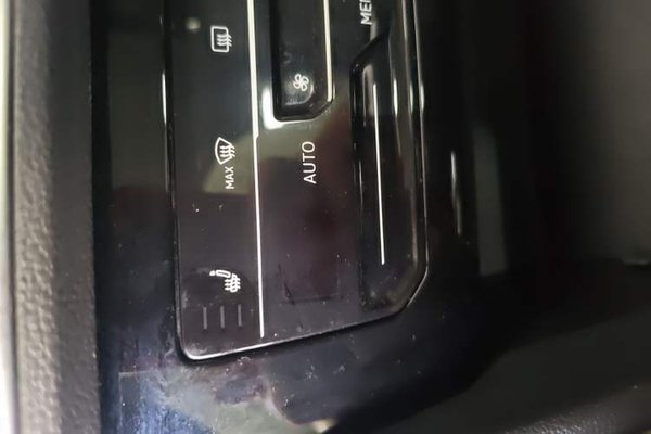 Volkswagen Tiguan X 2022, 35300 км, за 19685 USD - фото 12