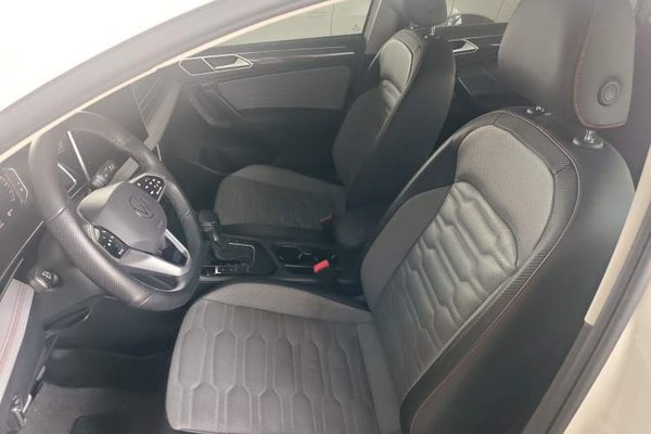 Volkswagen Tiguan X 2022, 35300 км, за 19685 USD - фото 8