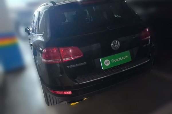 Volkswagen Touareg 2011, 117600 км, за 10412 USD