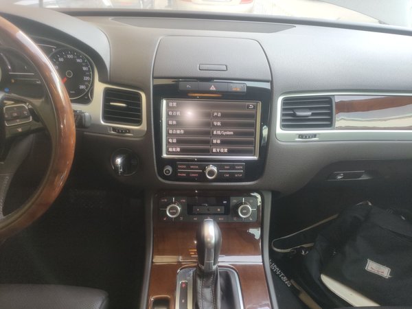 Volkswagen Touareg 2011, 177600 км, за 13173 USD