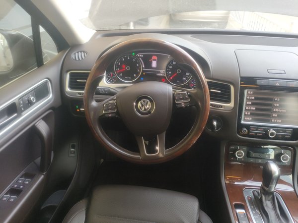 Volkswagen Touareg 2011 3.0 TSI Comfort Version, 2011 года