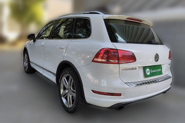 Volkswagen Touareg 2015, 133000 км, за 14910 USD
