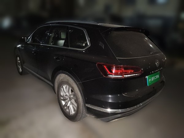 Volkswagen Touareg 2019, 89100 км, за 25814 USD