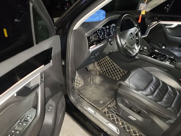 Volkswagen Touareg 2019, 89100 км, за 25814 USD - фото 17