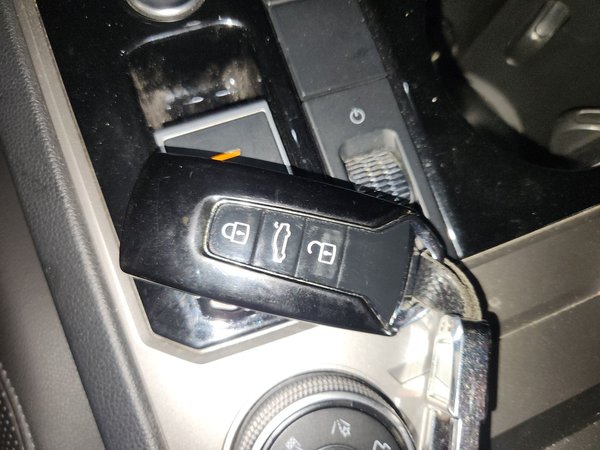Volkswagen Touareg 2019, 89100 км, за 25814 USD - фото 9