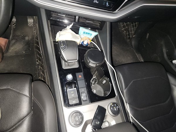 Volkswagen Touareg 2019, 89100 км, за 25814 USD - фото 15