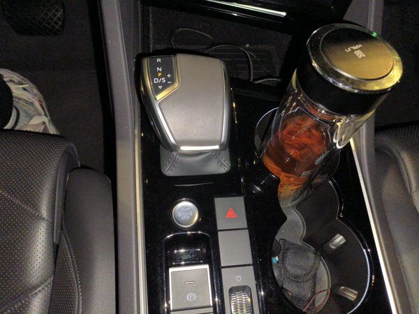 Volkswagen Touareg 2019, 181300 км, за 26637 USD - фото 20