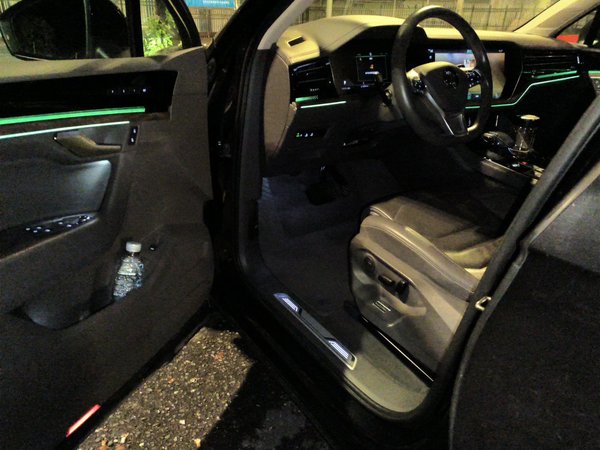 Volkswagen Touareg 2019, 181300 км, за 26637 USD - фото 12