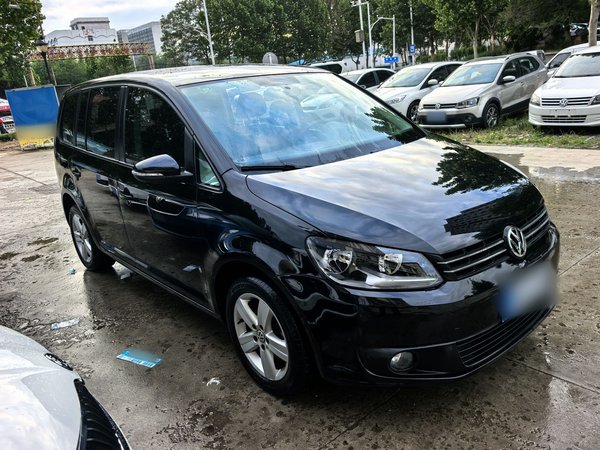 Volkswagen Touran 2015, 57900 км, за 6966 USD