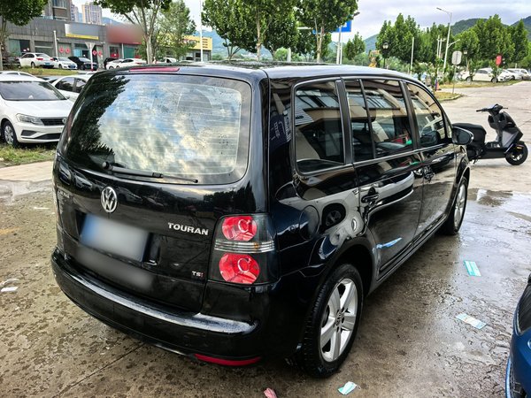 Volkswagen Touran 2015, 57900 км, за 6966 USD - фото 7