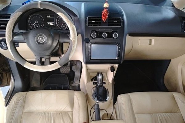Volkswagen Touran 2015, 121600 км, за 7583 USD - фото 13