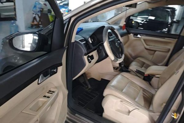 Volkswagen Touran 2015, 121600 км, за 7583 USD - фото 19