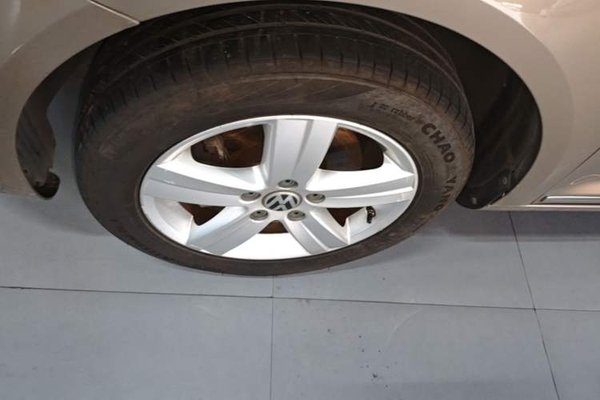 Volkswagen Touran 2015, 121600 км, за 7583 USD - фото 11