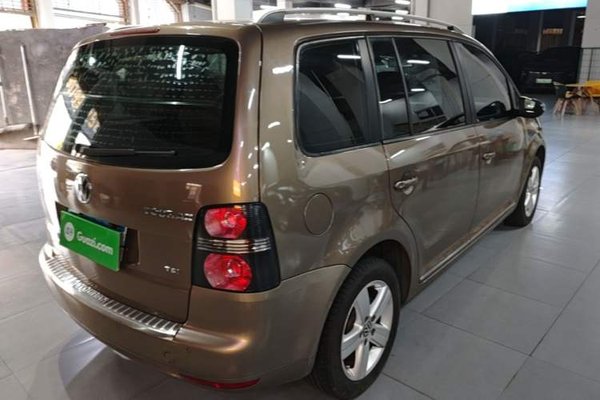 Volkswagen Touran 2015, 121600 км, за 7583 USD - фото 7