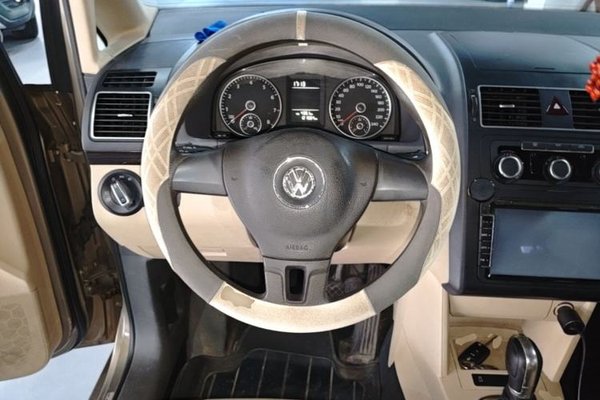 Volkswagen Touran 2015, 121600 км, за 7583 USD - фото 14