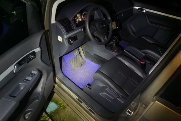 Volkswagen Touran 2015, 106100 км, за 5668 USD - фото 16