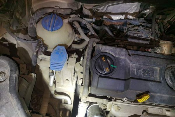 Volkswagen Touran 2015, 106100 км, за 5668 USD - фото 23